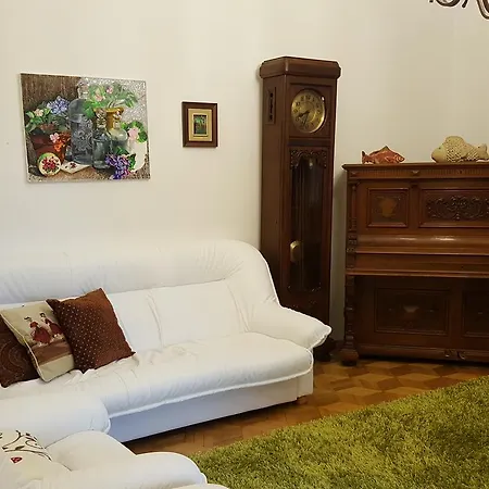 4rooms Nezavisimosti 12 * Minsk