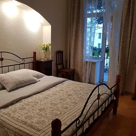 4rooms Nezavisimosti 12 * Mińsk