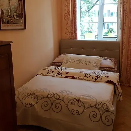 4rooms Nezavisimosti 12 * Mińsk